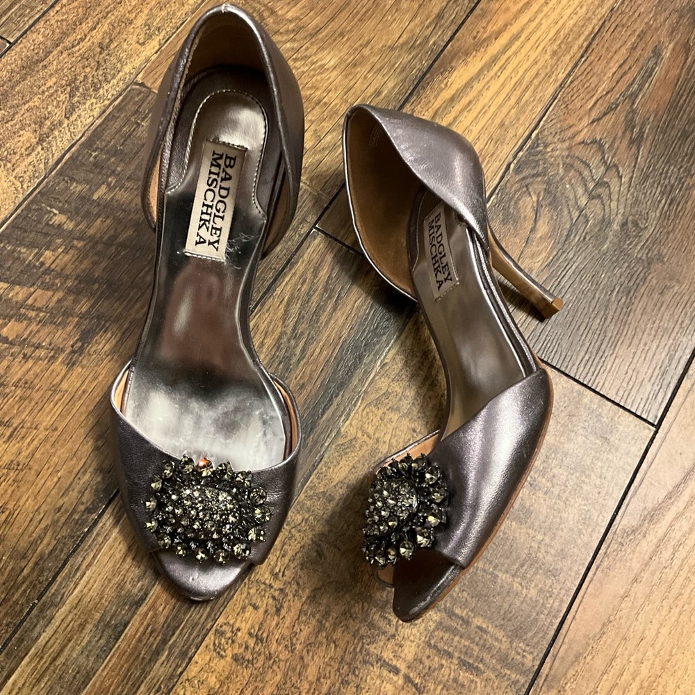 BADGLEY MISCHKA WOMENS BRIDAL DARK SILVER PUMP HEEL SIZE 6 - Picture 2 of 9